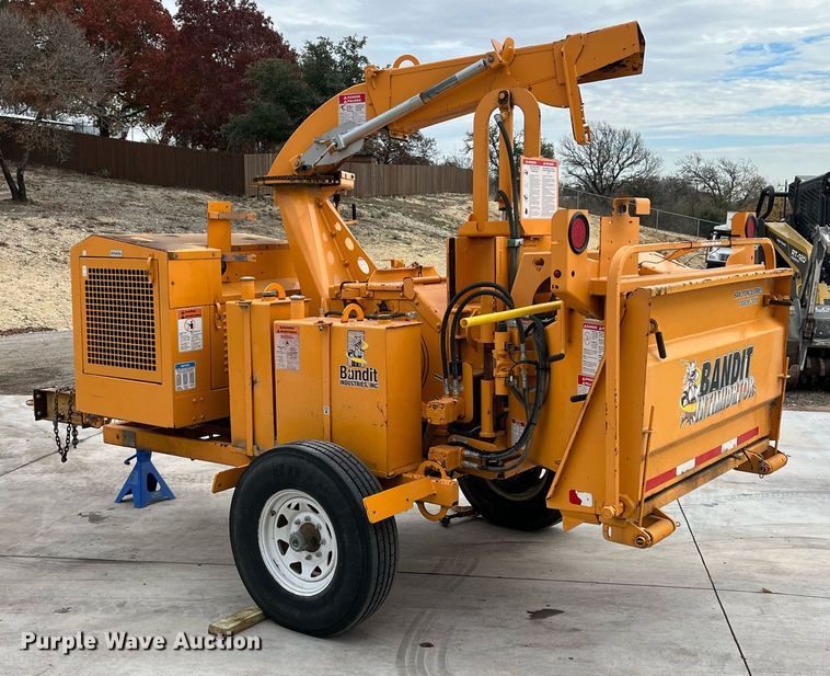 image for item EI0555 Bandit 990  wood chipper