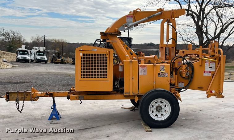 image for item EI0555 Bandit 990  wood chipper