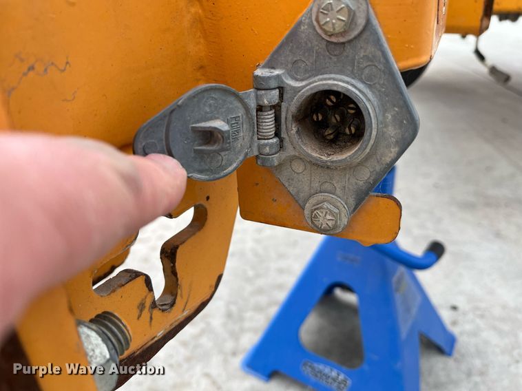 image for item EI0555 Bandit 990  wood chipper