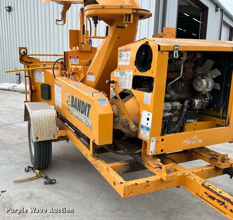 image for item EI0555 Bandit 990  wood chipper