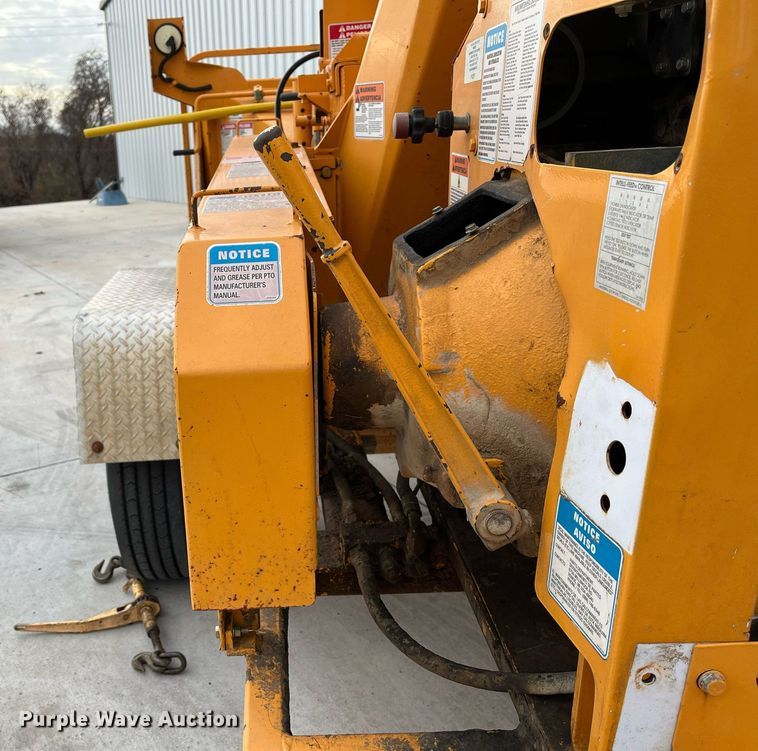 image for item EI0555 Bandit 990  wood chipper