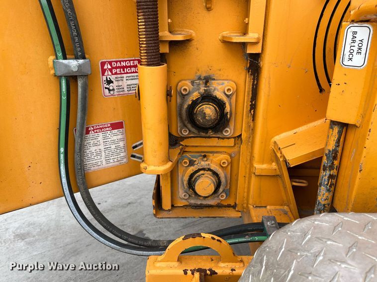 image for item EI0555 Bandit 990  wood chipper