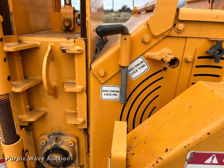 image for item EI0555 Bandit 990  wood chipper
