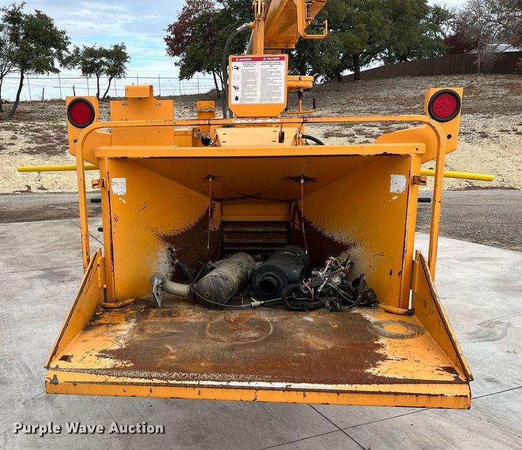 image for item EI0555 Bandit 990  wood chipper