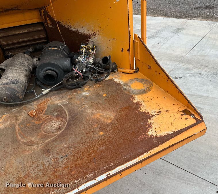 image for item EI0555 Bandit 990  wood chipper