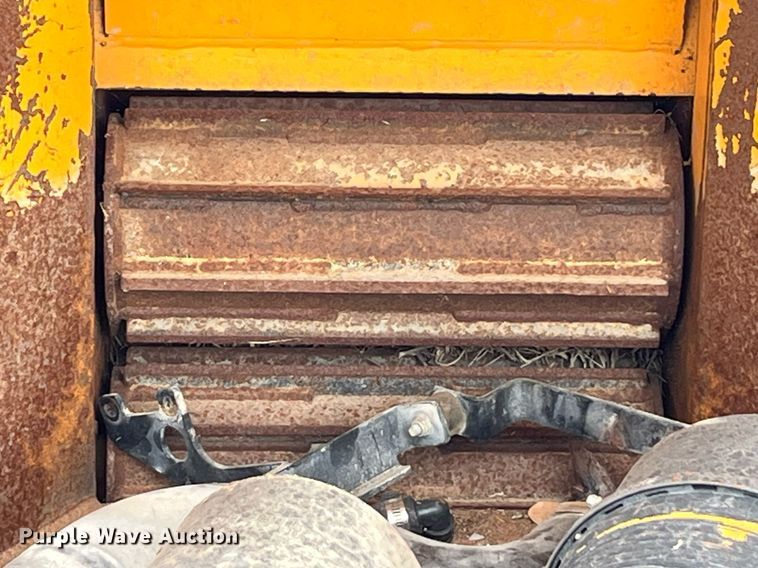 image for item EI0555 Bandit 990  wood chipper