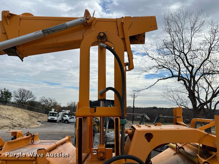 image for item EI0555 Bandit 990  wood chipper