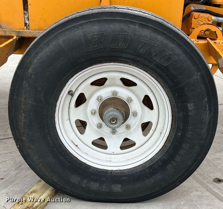 image for item EI0555 Bandit 990  wood chipper