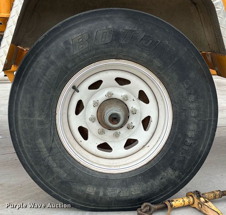 image for item EI0555 Bandit 990  wood chipper