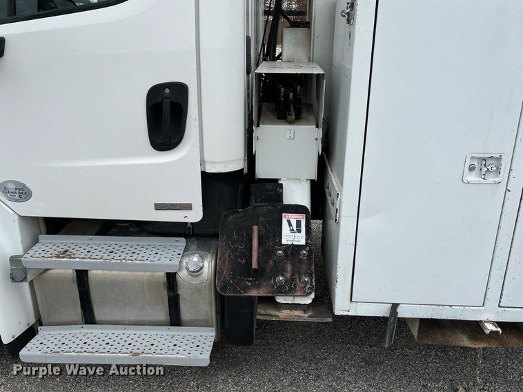 image for item EI0556 2011 Freightliner Business Class M2  forestry bucket truck