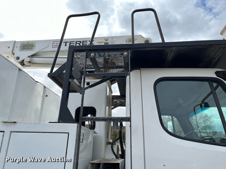 image for item EI0556 2011 Freightliner Business Class M2  forestry bucket truck