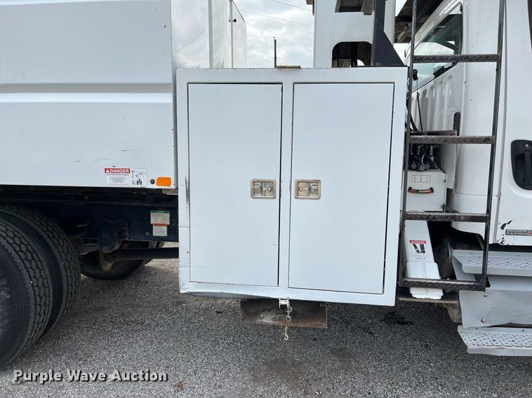 image for item EI0556 2011 Freightliner Business Class M2  forestry bucket truck