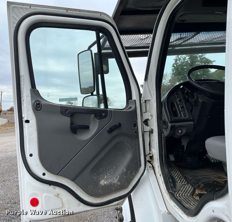 image for item EI0556 2011 Freightliner Business Class M2  forestry bucket truck