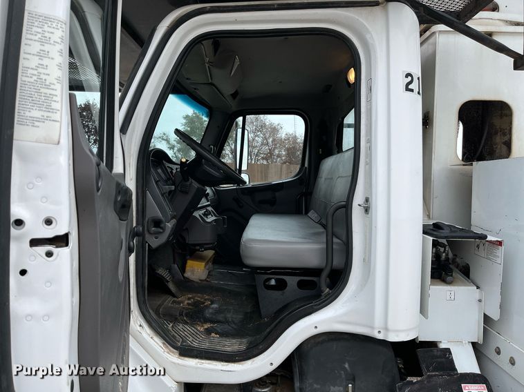 image for item EI0556 2011 Freightliner Business Class M2  forestry bucket truck