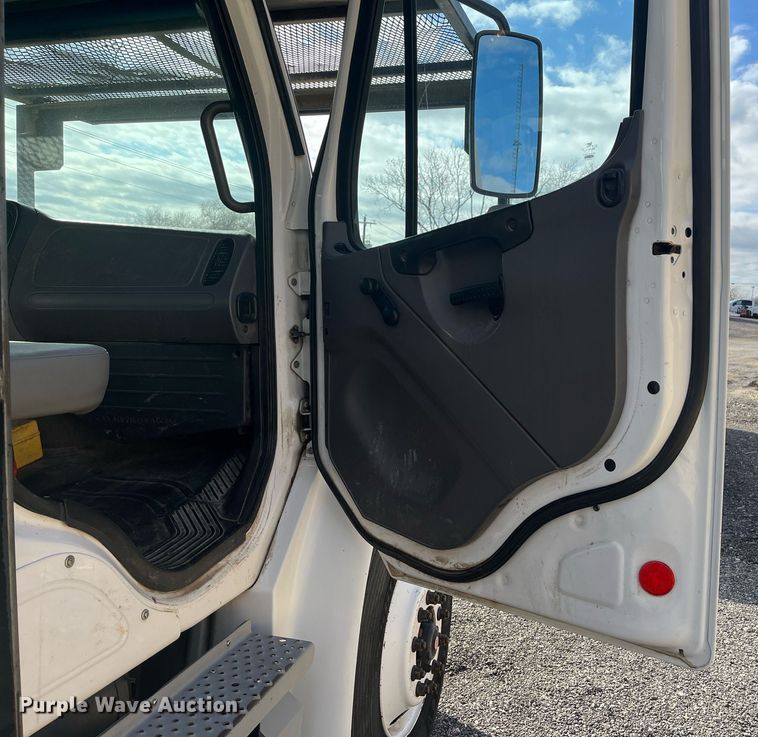 image for item EI0556 2011 Freightliner Business Class M2  forestry bucket truck