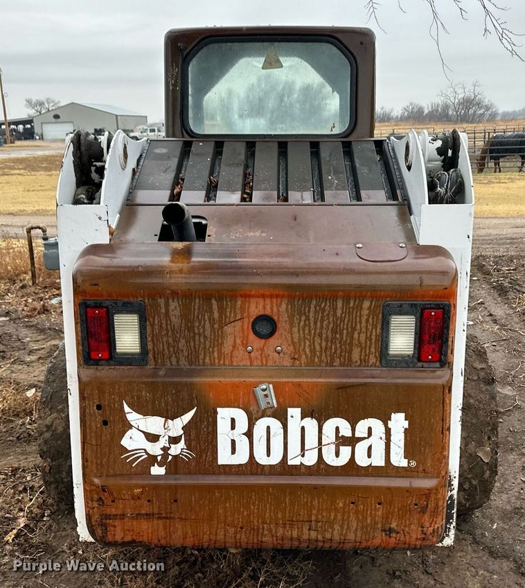 image for item EK9842 2003 Bobcat S220  skid steer loader
