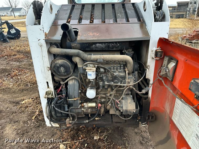 image for item EK9842 2003 Bobcat S220  skid steer loader