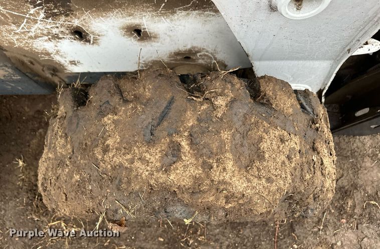 image for item EK9842 2003 Bobcat S220  skid steer loader