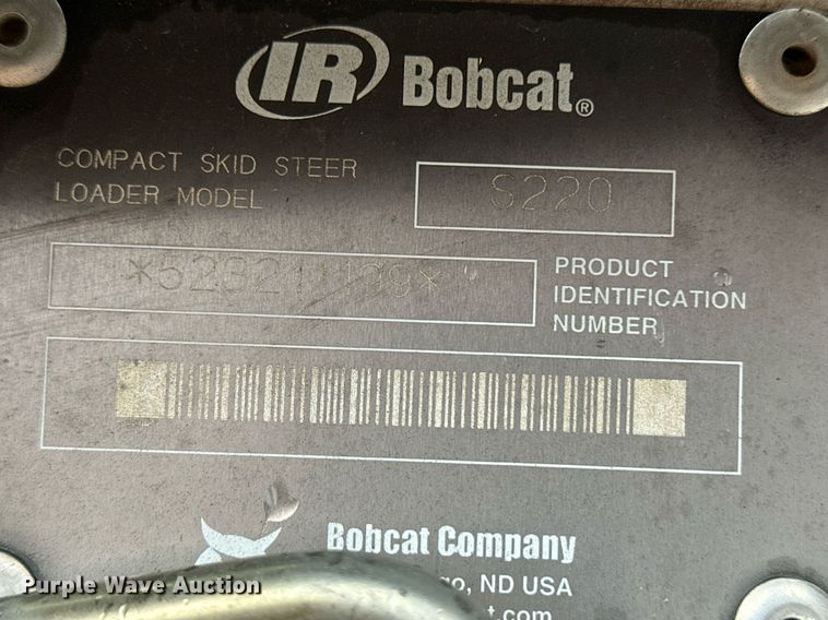 image for item EK9842 2003 Bobcat S220  skid steer loader