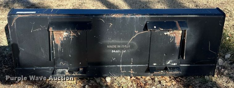 image for item EK9864 72" W skid steer bucket