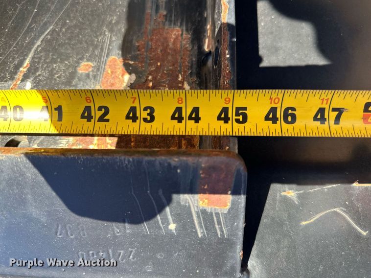 image for item EK9864 72" W skid steer bucket