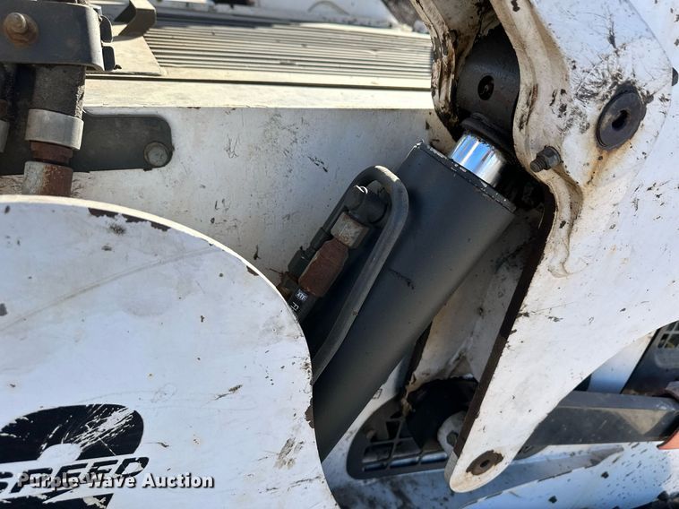 image for item EK9866 2015 Bobcat T870  tracked skid steer loader