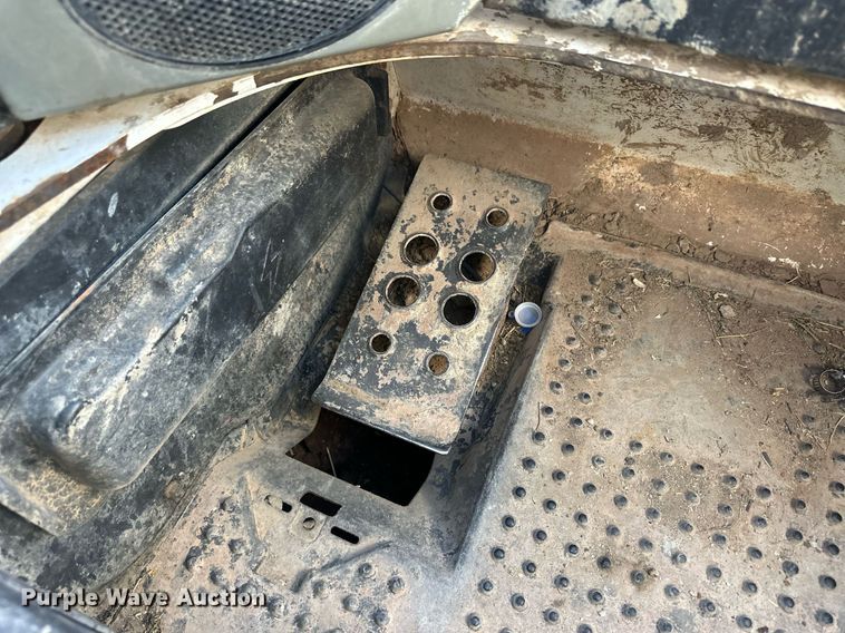 image for item EK9866 2015 Bobcat T870  tracked skid steer loader