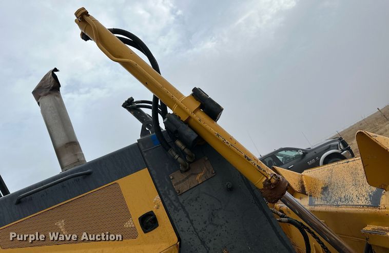 image for item EK9881 2007 John Deere 950J  dozer