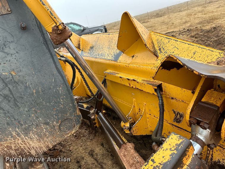 image for item EK9881 2007 John Deere 950J  dozer