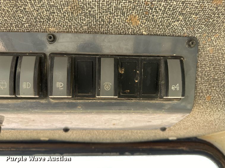 image for item EK9881 2007 John Deere 950J  dozer