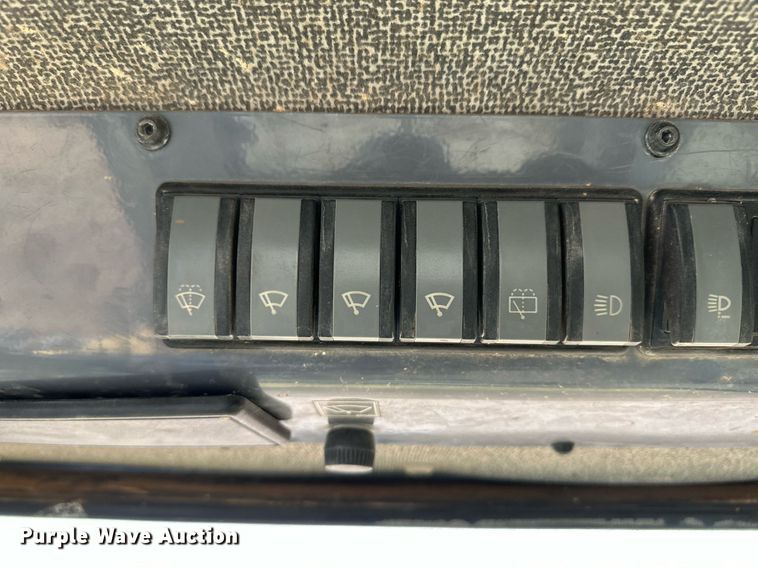 image for item EK9881 2007 John Deere 950J  dozer