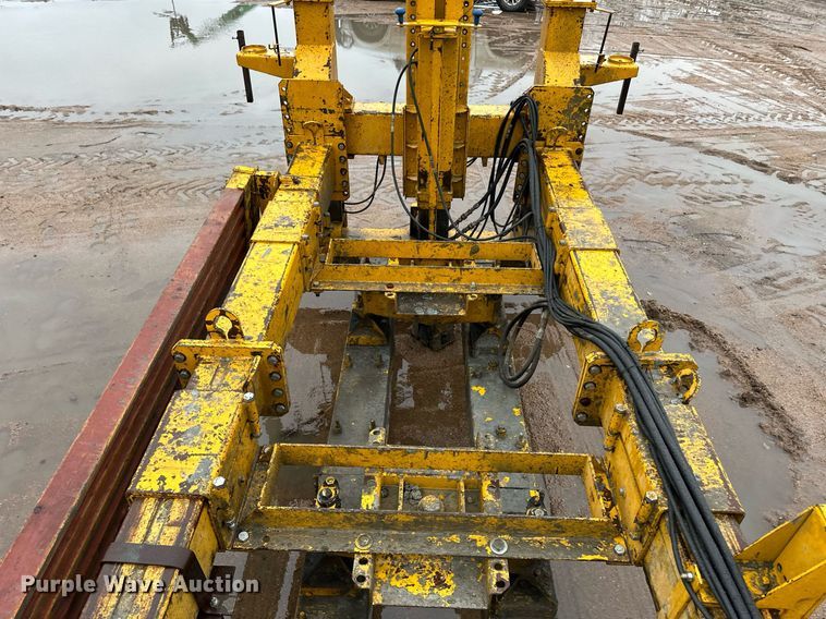 image for item EK9897 Gomaco LS-300 slipform paver