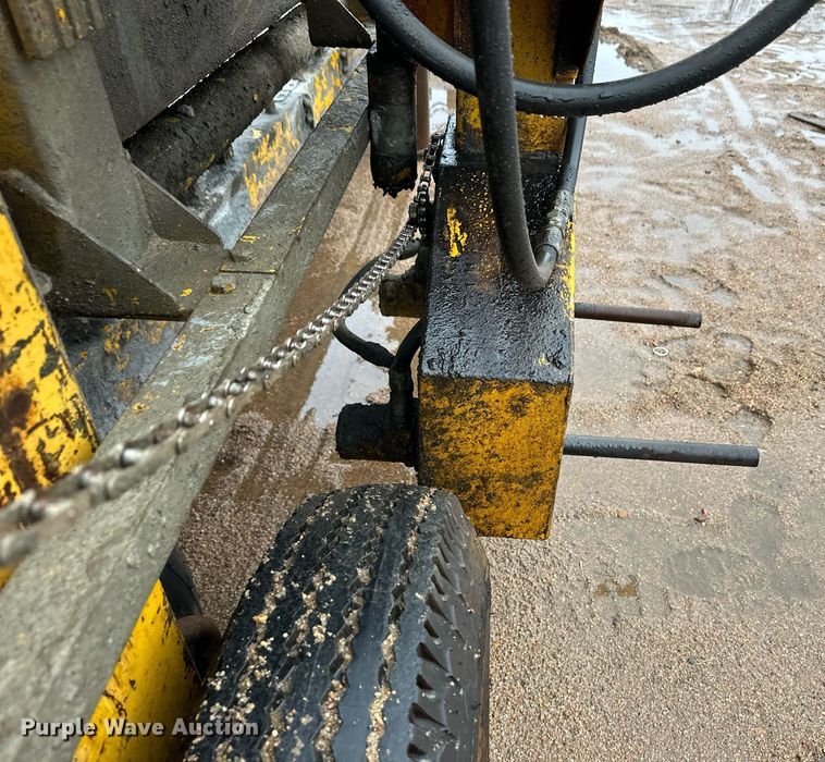 image for item EK9897 Gomaco LS-300 slipform paver