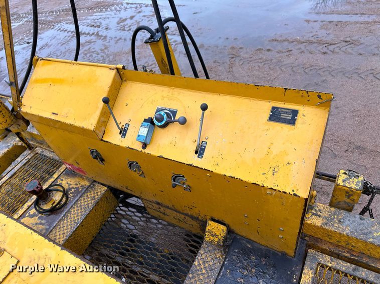 image for item EK9897 Gomaco LS-300 slipform paver