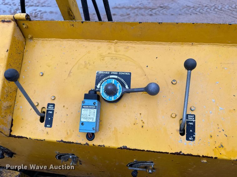 image for item EK9897 Gomaco LS-300 slipform paver