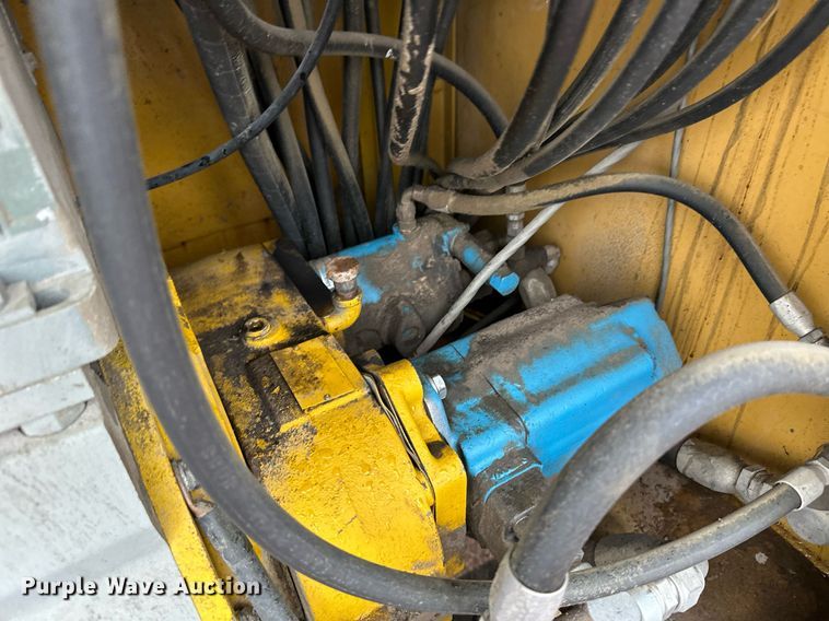 image for item EK9897 Gomaco LS-300 slipform paver