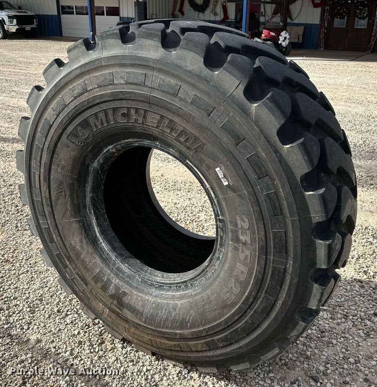 image for item IB9280 (4) Michelin XHA2 tires