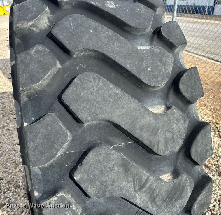 image for item IB9280 (4) Michelin XHA2 tires
