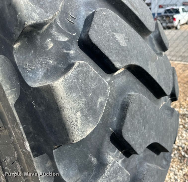 image for item IB9280 (4) Michelin XHA2 tires