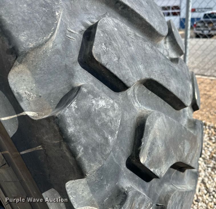 image for item IB9280 (4) Michelin XHA2 tires