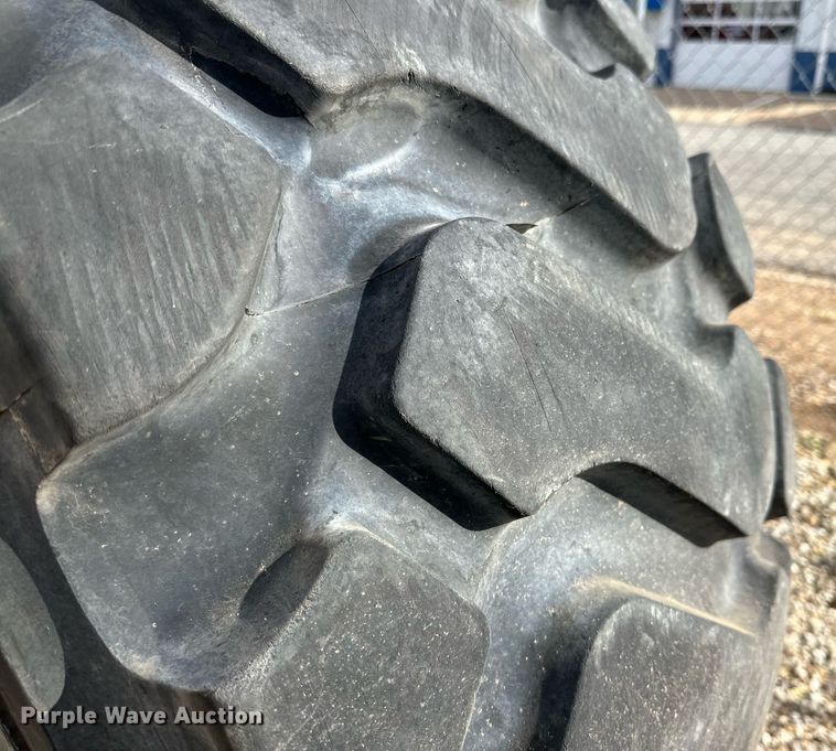 image for item IB9280 (4) Michelin XHA2 tires