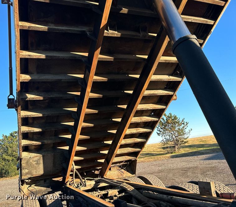 image for item KH9673 2007 Sterling L-Line  dump truck