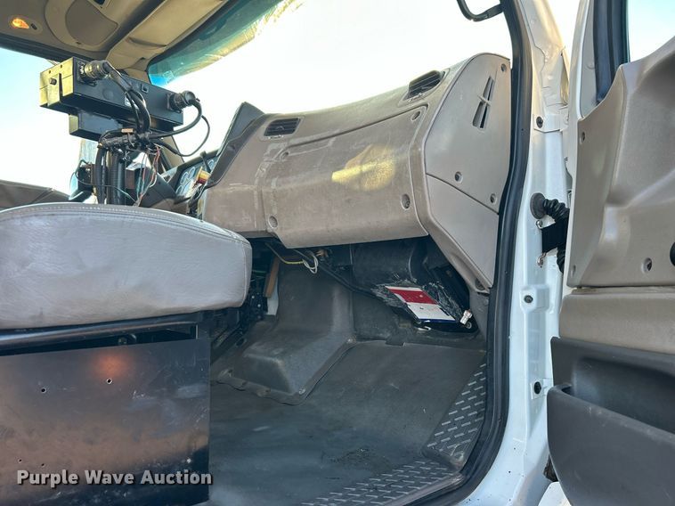 image for item KH9673 2007 Sterling L-Line  dump truck