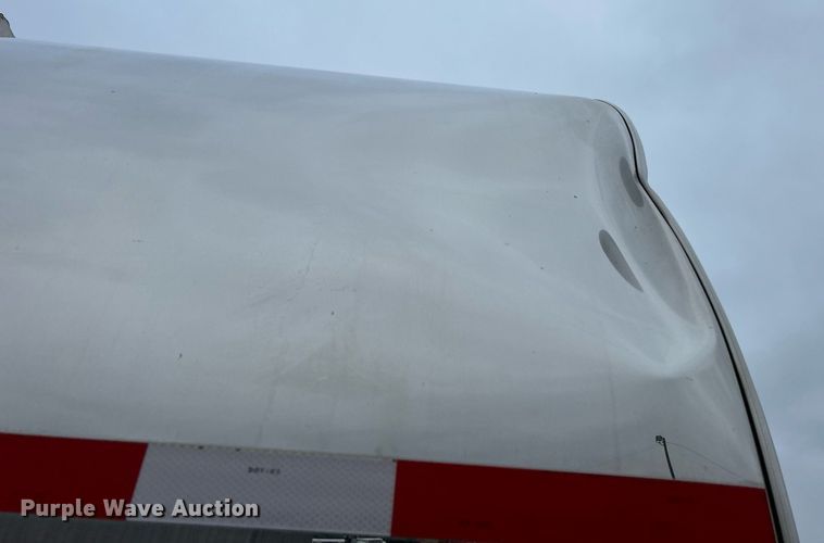 image for item KH9686 2015 Kenworth T800 tank truck