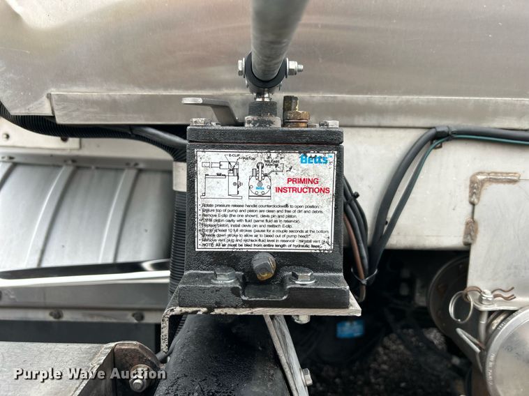 image for item KH9686 2015 Kenworth T800 tank truck