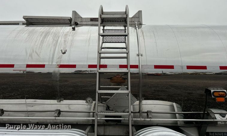 image for item KH9686 2015 Kenworth T800 tank truck