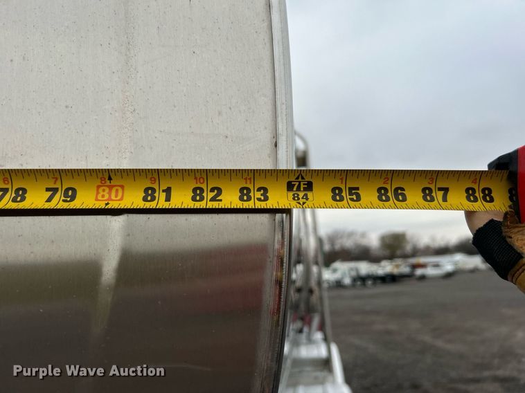 image for item KH9686 2015 Kenworth T800 tank truck