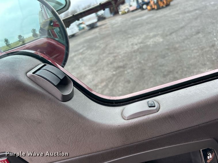 image for item KH9686 2015 Kenworth T800 tank truck