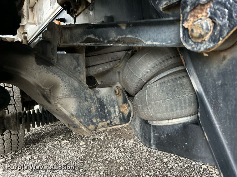 image for item KH9686 2015 Kenworth T800 tank truck