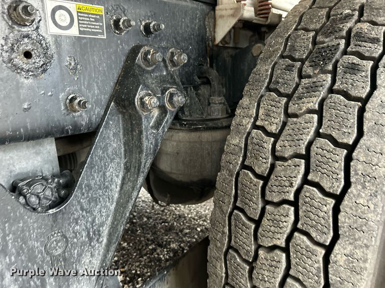 image for item KH9686 2015 Kenworth T800 tank truck